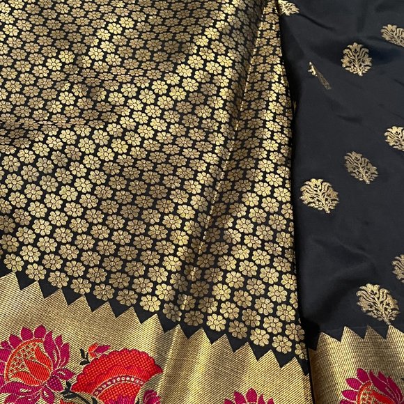 Gray Silk Designer Saree in with Weaving work - Picture 7 of 9